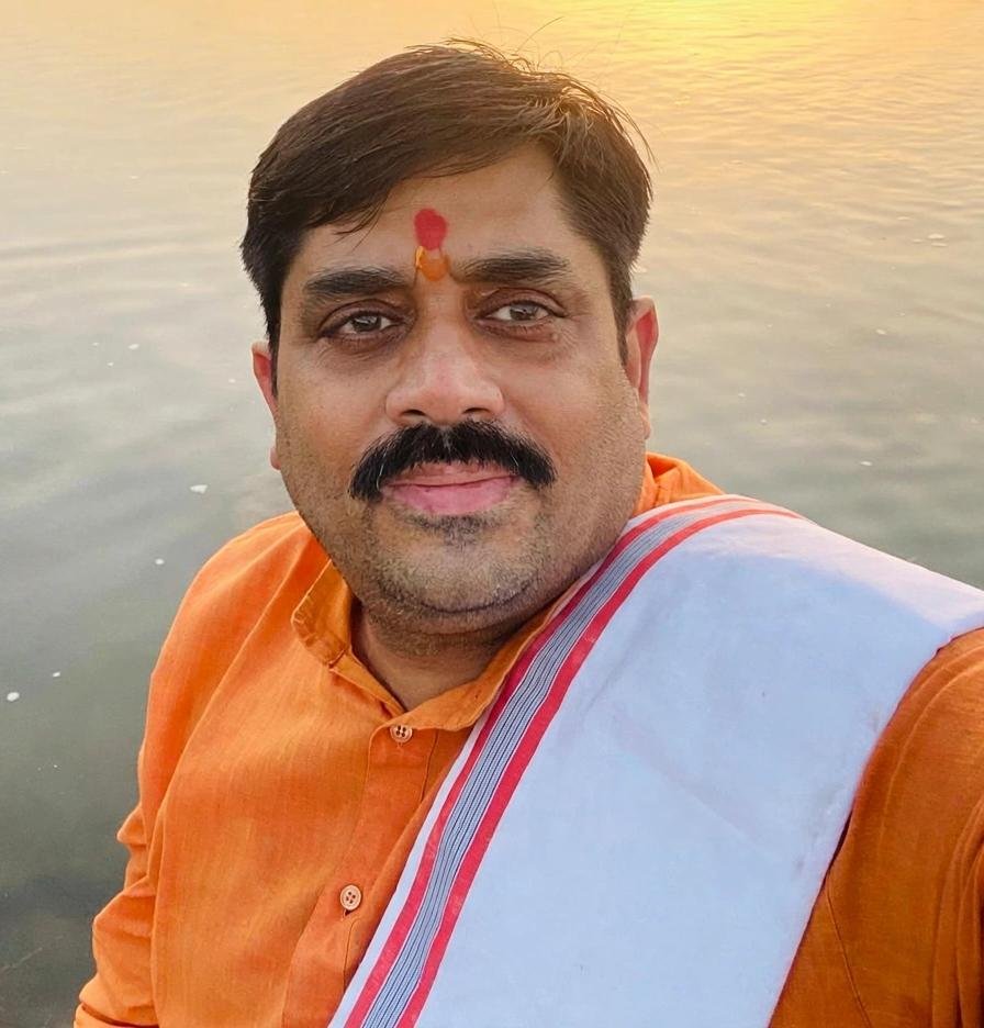 संस्थापक अध्यक्ष